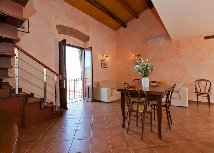 Terrazza Del Centro * チェファル